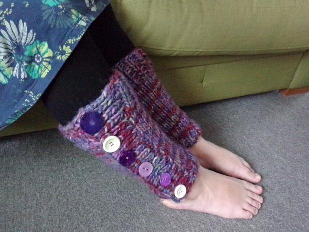 Easy knitted leg warmers